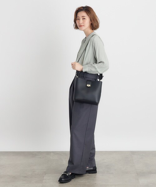 grove(グローブ)の「◆雑誌掲載【人間工学】ベルトオコシダブルショルダー(ショルダーバッグ・レディース・ライトグレー/ブラック/モスグリーン/ブラウン系・00)」の8枚目の写真