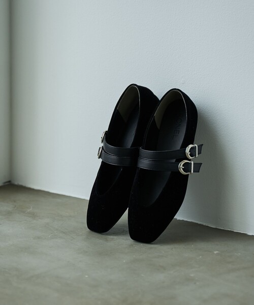 美品■SAYA■バレエシューズ✨ダブルストラップ フラットシューズ スクエアトゥ スクエアトゥレースアップバレエシューズ | SESTO(セスト