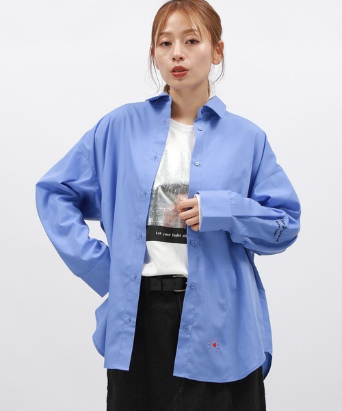 LAKOLE（ラコレ）の「刺繍オーバーサイズシャツ / 145411（シャツ/ブラウス・レディース・ライトブルー/ブルー/ピンク・FREE）」の17枚目の写真