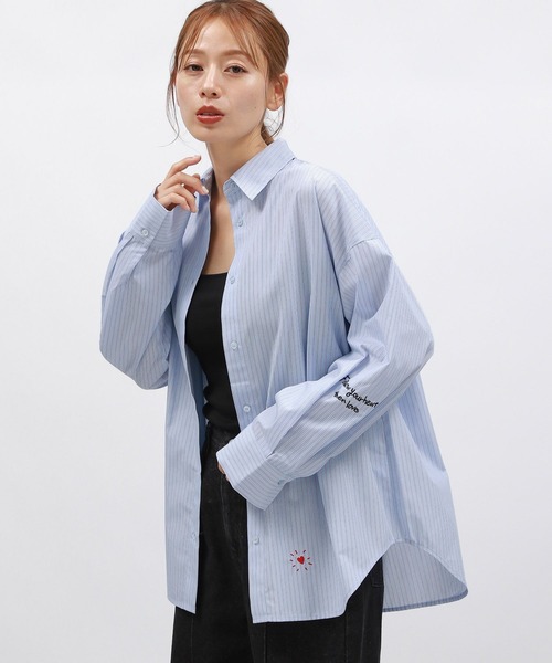 LAKOLE（ラコレ）の「刺繍オーバーサイズシャツ / 145411（シャツ/ブラウス・レディース・ライトブルー/ブルー/ピンク・FREE）」の10枚目の写真