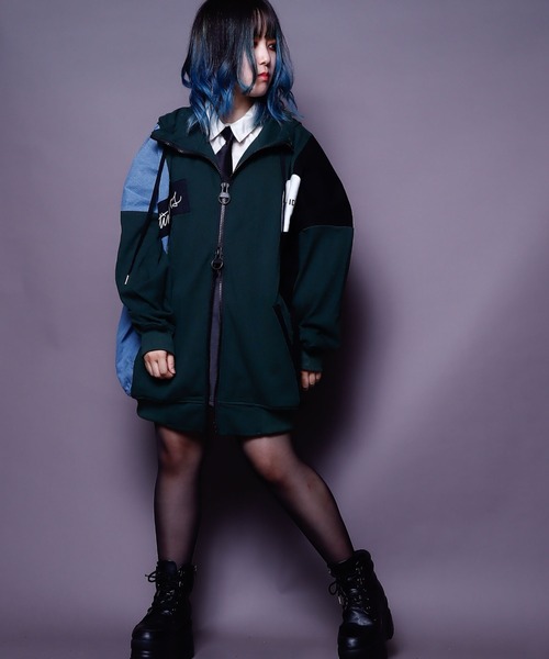 AFYF(エーエフワイエフ)の「AFYF DENIM MIX PARKA/ビッグシルエット デニムミックス パーカー(パーカー・レディース・ダークグリーン/インディゴブルー/ブラック系その他/ホワイト系その他・FREE)」の5枚目の写真