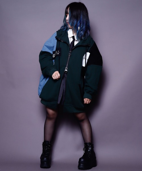 AFYF(エーエフワイエフ)の「AFYF DENIM MIX PARKA/ビッグシルエット デニムミックス パーカー(パーカー・レディース・ダークグリーン/インディゴブルー/ブラック系その他/ホワイト系その他・FREE)」の6枚目の写真