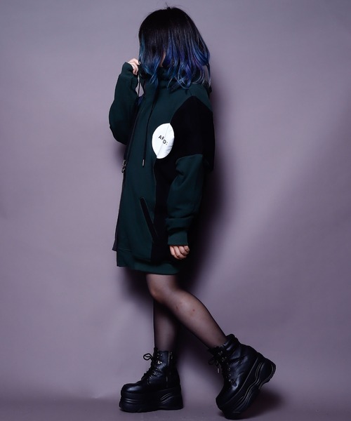 AFYF(エーエフワイエフ)の「AFYF DENIM MIX PARKA/ビッグシルエット デニムミックス パーカー(パーカー・レディース・ダークグリーン/インディゴブルー/ブラック系その他/ホワイト系その他・FREE)」の8枚目の写真