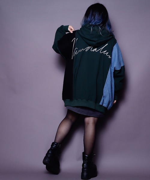 AFYF(エーエフワイエフ)の「AFYF DENIM MIX PARKA/ビッグシルエット デニムミックス パーカー(パーカー・レディース・ダークグリーン/インディゴブルー/ブラック系その他/ホワイト系その他・FREE)」の9枚目の写真