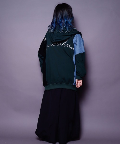 AFYF(エーエフワイエフ)の「AFYF DENIM MIX PARKA/ビッグシルエット デニムミックス パーカー(パーカー・レディース・ダークグリーン/インディゴブルー/ブラック系その他/ホワイト系その他・FREE)」の10枚目の写真