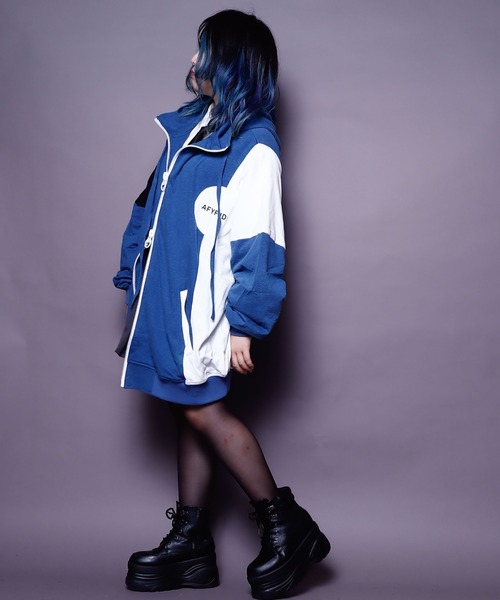 AFYF(エーエフワイエフ)の「AFYF DENIM MIX PARKA/ビッグシルエット デニムミックス パーカー(パーカー・レディース・ダークグリーン/インディゴブルー/ブラック系その他/ホワイト系その他・FREE)」の19枚目の写真
