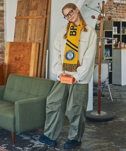 MONO-MART LADY'S（モノマートレディース）の「ジャガード グラフィック サッカーマフラー（マフラー・レディース・レッド系/ネイビー系/ブルー系/ブラック系/イエロー系/ブルー系1/オレンジ系/グリーン系/ネイビー系1/ブラウン系・FREE）」の11枚目の写真