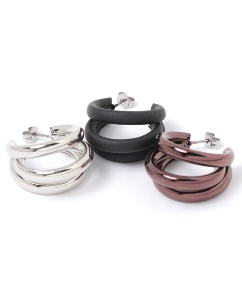 LAKOLE(ラコレ)の「ボリューム3連フープピアス / 156256(ピアス(両耳用)・レディース・ブラック/ブラウン/その他1・FREE)」の4枚目の写真