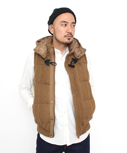 CIAOPANIC TYPY(チャオパニックティピー)の「【CIAOPANICTYPY】ケーブルニット中綿フードベスト(その他アウター・メンズ・ネイビー/キャメル・LARGE/MEDIUM/SMALL)」の2枚目の写真