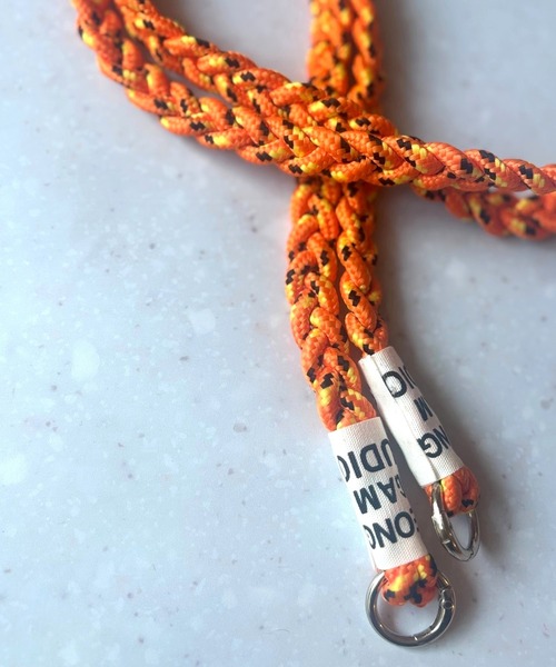 lit.Cy（リットシー）の「MIXカラー ロープ あみあみ スマホショルダー ストラップ（スマホグッズ・レディース・レッド/ブラックミックス/ベージュ/パープル/イエロー/ブラック/オフホワイト/ブルー/オレンジ/グレー/グリーン×ピンク・FREE）」の11枚目の写真