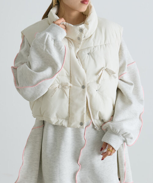 w closet(ダブルクローゼット)の「リボン中綿ベスト(ベスト・レディース・ブラウン/ブラック/アイボリー・FREE)」の4枚目の写真