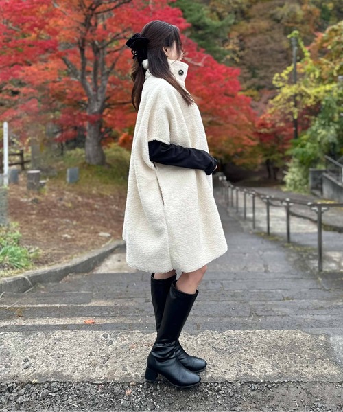 Per sist ence(パーシエンス)の「リバーシブルフェイクムートンポンチョ(ポンチョ・レディース・チャコールグレー/モカ/アイボリー/ブラック・FREE)」の10枚目の写真