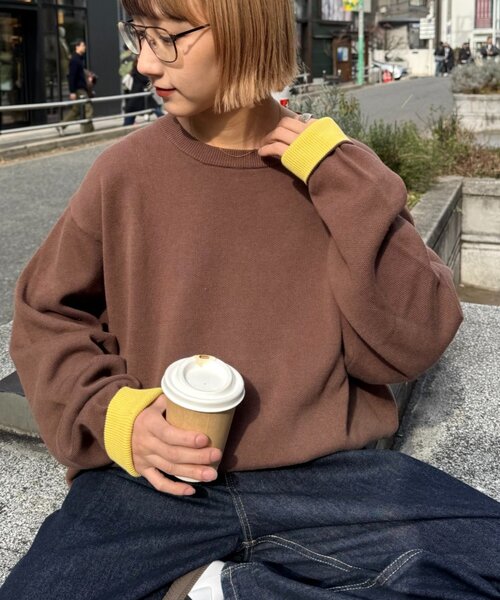 CIAOPANIC TYPY（チャオパニックティピー）の「【洗えるニット】ユニセックス/袖配色/ビックシルエットロンTeeライクニット（ニット/セーター・レディース・スカイブルー/ブラック/イエロー/レッド/ライトグレー/チャコールグレー/ホワイト系その他/バーガンディー/イエロー系その他/アイボリー/グレー系その他/ブラック系その他/ブルー系その他/ネイビー/ブルー/ブラウン・SMALL/X-LARGE/LARGE/MEDIUM）」の8枚目の写真