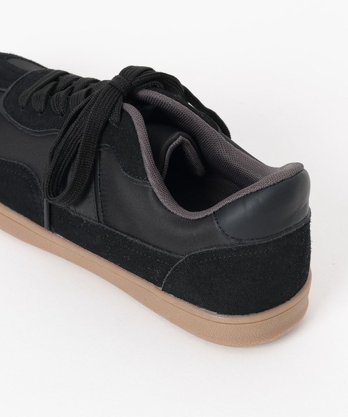 BAYFLOW（ベイフロー）の「フラットソールスニーカー（スニーカー・レディース・ブラック/ブルー・MEDIUM/LARGE）」の18枚目の写真