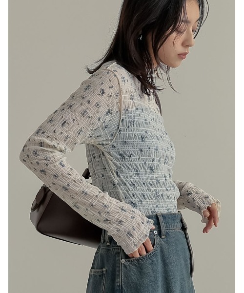 Re:EDIT（リエディ）の「[2025SS COLLECTION]スモッキングリバティレースフラワー柄ハイネックトップス（Tシャツ/カットソー・レディース・アイボリー・MEDIUM）」の9枚目の写真