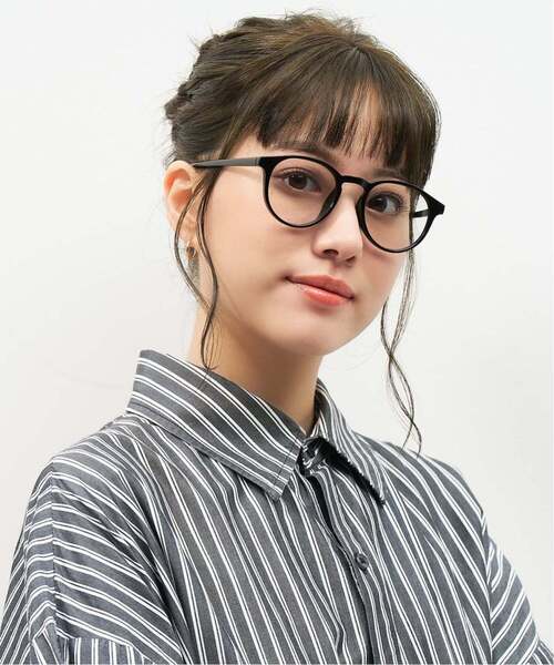 Zoff(ゾフ)の「【WEB限定】ボストン型 サングラス|カラーレンズ|トレンド|紫外線対策|UVカット|Zoff|COLOR SUNGLASSES(サングラス・レディース・ブラック/ブラック系その他2/ブラウン系その他/ブラウン系その他5/ブラック系その他/ブラック系その他3/クリア/ライトグレー系・FREE)」の4枚目の写真