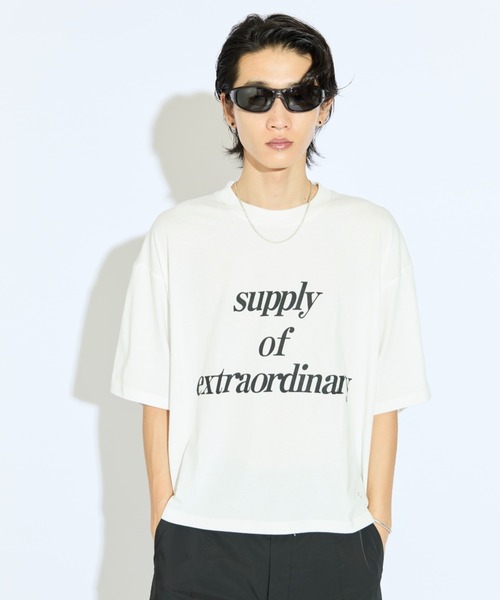 Lui's（ルイス）の「【Neucon/ニューコン】メッセージグラフィッククロップドBIGT（Tシャツ/カットソー・メンズ・ブラック/グリーン/ホワイト・FREE）」の4枚目の写真