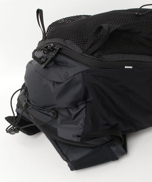 Mammut（マムート）の「デュカン スパイン 28-35 / Ducan Spine 28-35 Women（バックパック/リュック・レディース・ブラック/ライラック・35L）」の5枚目の写真