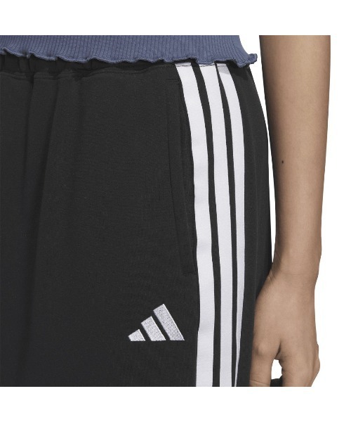 adidas(アディダス)の「アディダス adidas スリーストライプス ダブルニット Iライン スカート(スカート・レディース・ブラック・S/M/L)」の4枚目の写真