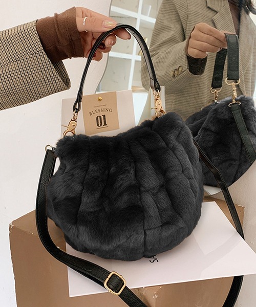 Jewelobe（ジュエローブ）の「【2ストラップ】フェイクファーラウンドバッグ（ハンドバッグ・レディース・ライトグレー/ブラック/ブラウン系その他/オフホワイト/チャコールグレー・FREE）」の3枚目の写真