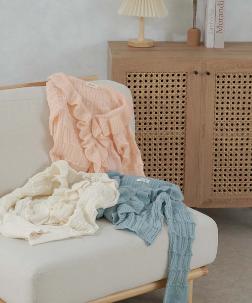 Ambre Neige(アンブルネージュ)の「frill sheer knit cardigan / フリルシアーニットカーディガン(カーディガン/ボレロ・レディース・ベビーピンク/アイボリー/ライトブルー・FREE)」の4枚目の写真