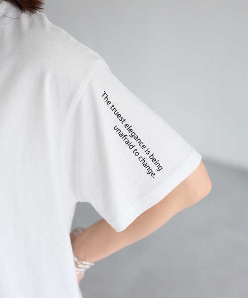 Riberry(リベリー)の「袖ロゴ半袖Tシャツ(Tシャツ/カットソー・レディース・ブラック×ホワイト/ベージュ系/ホワイト×ブラック/ホワイト×ゴールド/ホワイト×ピンク/ホワイト×シルバー/ブラック×シルバー・FREE)」の11枚目の写真