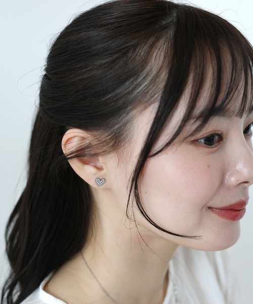 BLUEEAST(ブルーイースト)の「ハートビジューピアス / サージカルステンレス(ピアス(両耳用)・レディース・シルバー/ゴールド・FREE)」の5枚目の写真