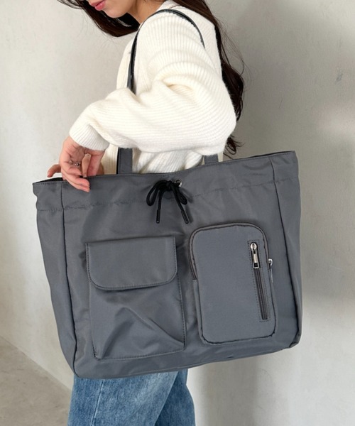 wears（ウェアーズ）の「10色展開【A4収納可／詳細動画付き】大容量 軽量 多収納トートバッグ ナイロン巾着バッグ（トートバッグ・レディース・ブラック/アイボリー/カーキ/ネイビー/チャコールグレー/ホワイト系その他/ライトブルー/ベージュ/イエロー/ピンク・FREE）」の4枚目の写真