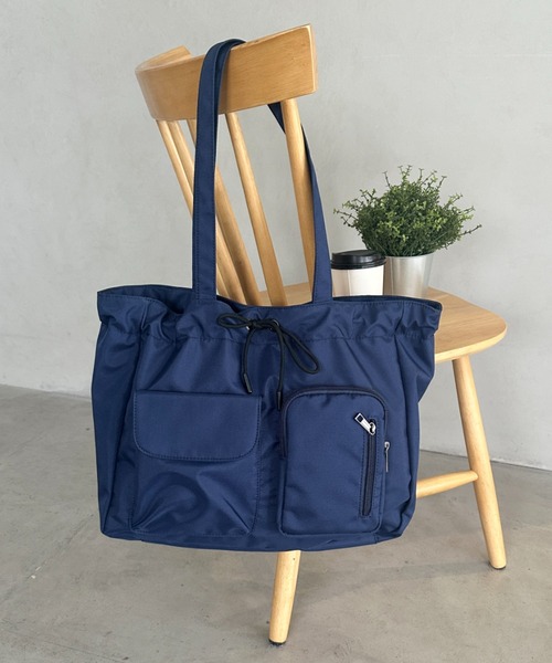 wears（ウェアーズ）の「10色展開【A4収納可／詳細動画付き】大容量 軽量 多収納トートバッグ ナイロン巾着バッグ（トートバッグ・レディース・ブラック/アイボリー/カーキ/ネイビー/チャコールグレー/ホワイト系その他/ライトブルー/ベージュ/イエロー/ピンク・FREE）」の14枚目の写真