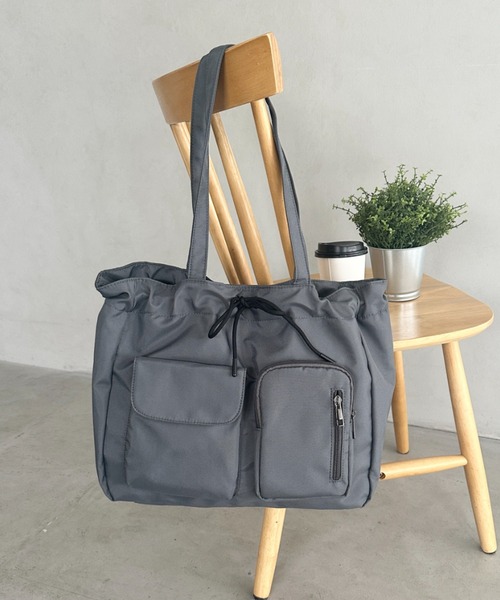 wears（ウェアーズ）の「10色展開【A4収納可／詳細動画付き】大容量 軽量 多収納トートバッグ ナイロン巾着バッグ（トートバッグ・レディース・ブラック/アイボリー/カーキ/ネイビー/チャコールグレー/ホワイト系その他/ライトブルー/ベージュ/イエロー/ピンク・FREE）」の13枚目の写真