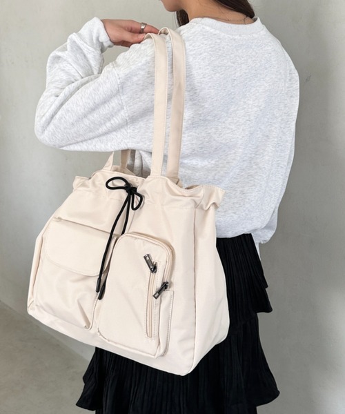 wears（ウェアーズ）の「10色展開【A4収納可／詳細動画付き】大容量 軽量 多収納トートバッグ ナイロン巾着バッグ（トートバッグ・レディース・ブラック/アイボリー/カーキ/ネイビー/チャコールグレー/ホワイト系その他/ライトブルー/ベージュ/イエロー/ピンク・FREE）」の19枚目の写真