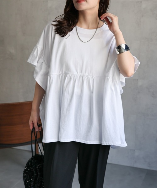 ap retro(アプレトロ)の「ペプラムフリルTee / フレンチスリーブフリルプルオーバー《動画あり》(Tシャツ/カットソー・レディース・チャコール/レッド/アイボリー/ブラック/グリーン/ホワイト・FREE)」の2枚目の写真