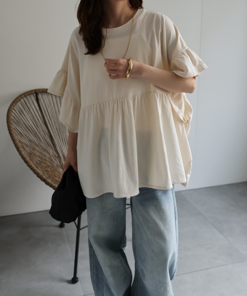 ap retro(アプレトロ)の「ペプラムフリルTee / フレンチスリーブフリルプルオーバー《動画あり》(Tシャツ/カットソー・レディース・チャコール/レッド/アイボリー/ブラック/グリーン/ホワイト・FREE)」の3枚目の写真