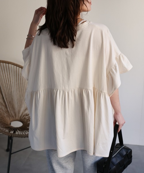 ap retro(アプレトロ)の「ペプラムフリルTee / フレンチスリーブフリルプルオーバー《動画あり》(Tシャツ/カットソー・レディース・チャコール/レッド/アイボリー/ブラック/グリーン/ホワイト・FREE)」の9枚目の写真