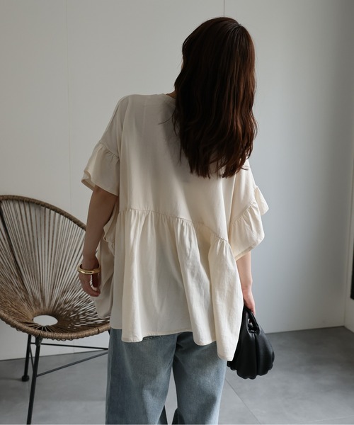 ap retro（アプレトロ）の「ペプラムフリルTee / フレンチスリーブフリルプルオーバー《動画あり》（Tシャツ/カットソー・レディース・チャコール/レッド/アイボリー/ブラック/グリーン/ホワイト・FREE）」の18枚目の写真