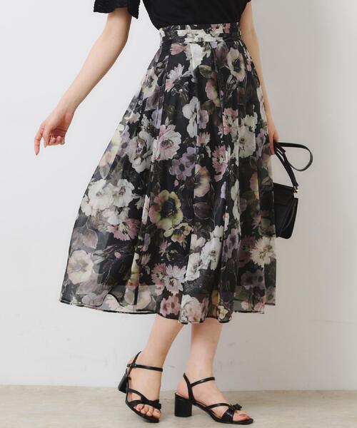 couture brooch(クチュールブローチ)の「【一枚で着映える・華やか・上品】Summerオーガンフルールスカート(スカート・レディース・ライトグレー系/ブラック系/ベージュ系その他4・36/38/40/42)」の2枚目の写真