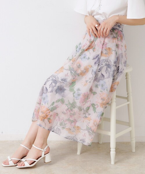 couture brooch(クチュールブローチ)の「【一枚で着映える・華やか・上品】Summerオーガンフルールスカート(スカート・レディース・ライトグレー系/ブラック系/ベージュ系その他4・36/38/40/42)」の8枚目の写真