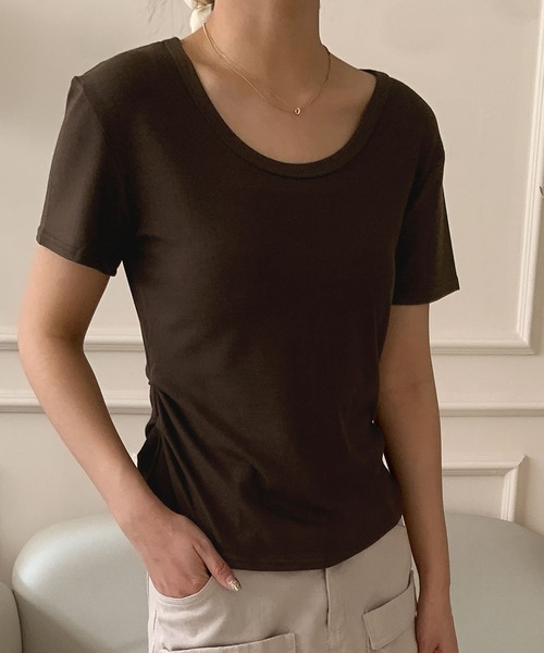 LOWO(ロワ)の「サイドタックUネックTシャツ カットソー(Tシャツ/カットソー・レディース・ブルー/ブラック/カーキ/モカ/ホワイト/ブラウン/ピンク・FREE)」の4枚目の写真