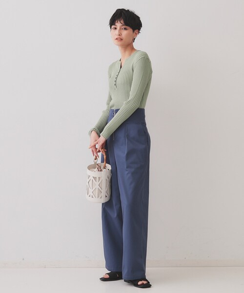 OPAQUE.CLIP（オペークドットクリップ）の「ヘンリーネックリブニット【洗濯機洗い可】（ニット/セーター・レディース・スモーキーグリーン系/ネイビー/ホワイト・38/40/42）」の16枚目の写真