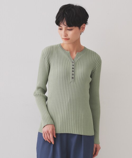 OPAQUE.CLIP（オペークドットクリップ）の「ヘンリーネックリブニット【洗濯機洗い可】（ニット/セーター・レディース・スモーキーグリーン系/ネイビー/ホワイト・38/40/42）」の9枚目の写真