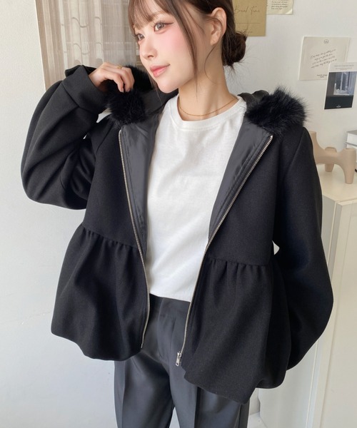 セール】ファーフードペプラムバルーンブルゾン（ブルゾン）｜moment+