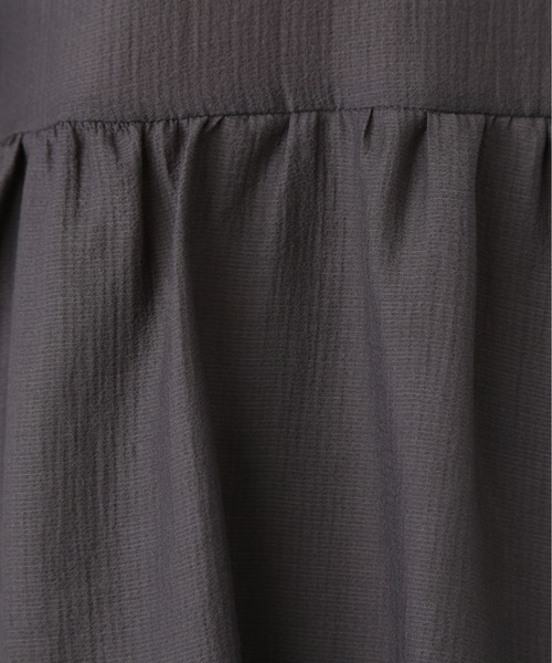 N.(N. Natural Beauty Basic)(エヌエヌナチュラルビューティーベーシック)の「シアーペプラムブラウス(シャツ/ブラウス・レディース・チャコールグレー/ライトグリーン/ベージュ・MEDIUM)」の11枚目の写真