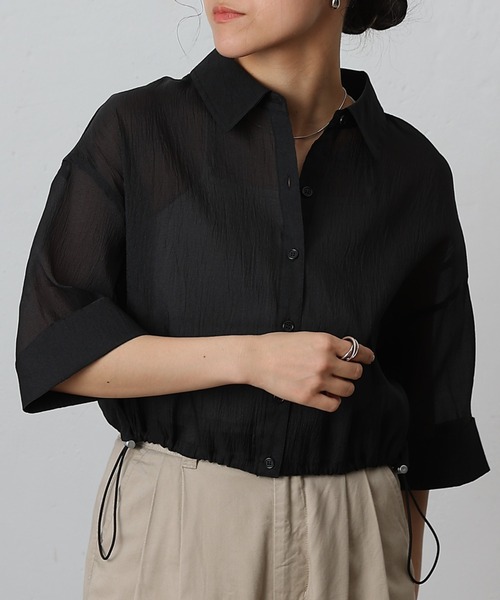 COLONY 2139（コロニートゥーワンスリーナイン）の「シアー裾ドロストワイドスリーブシャツ（シャツ/ブラウス・レディース・オフホワイト/グレー/ブラック/サックスブルー・FREE）」の2枚目の写真