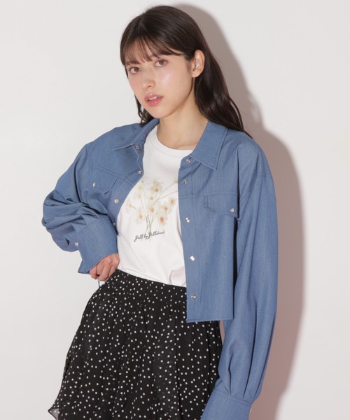 JILL by JILL STUART（ジルバイジルスチュアート）の「◇サイドリボンショート丈シャツ（シャツ/ブラウス・レディース・ブルー/インディゴブルー/ホワイト・FREE）」の9枚目の写真