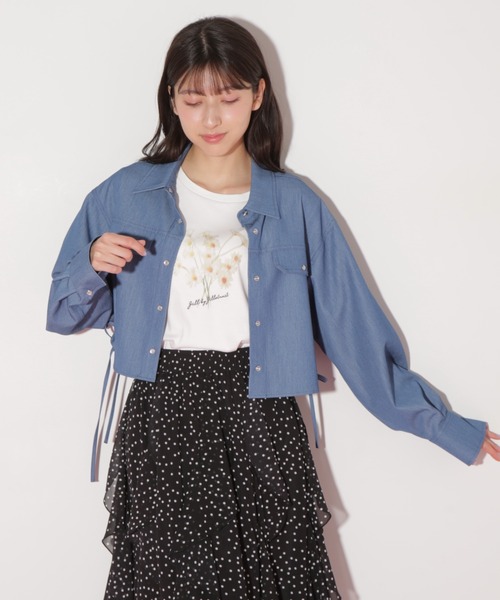 JILL by JILL STUART（ジルバイジルスチュアート）の「◇サイドリボンショート丈シャツ（シャツ/ブラウス・レディース・ブルー/インディゴブルー/ホワイト・FREE）」の11枚目の写真