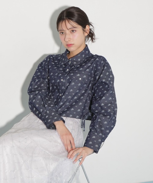JILL by JILL STUART（ジルバイジルスチュアート）の「◇サイドリボンショート丈シャツ（シャツ/ブラウス・レディース・ブルー/インディゴブルー/ホワイト・FREE）」の13枚目の写真