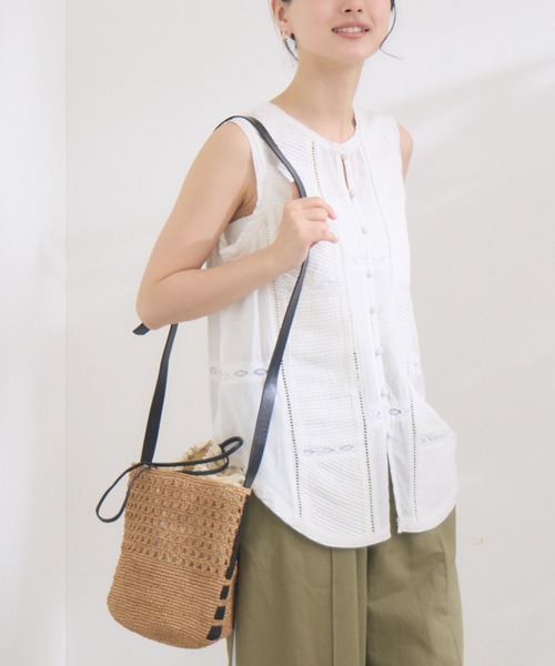 KATHARINE ROSS（キャサリンロス）の「【KATHARINE ROSS】【MADE IN MADA】ショルダーバッグ（ショルダーバッグ・レディース・ブラック/キャメル・MEDIUM）」の2枚目の写真