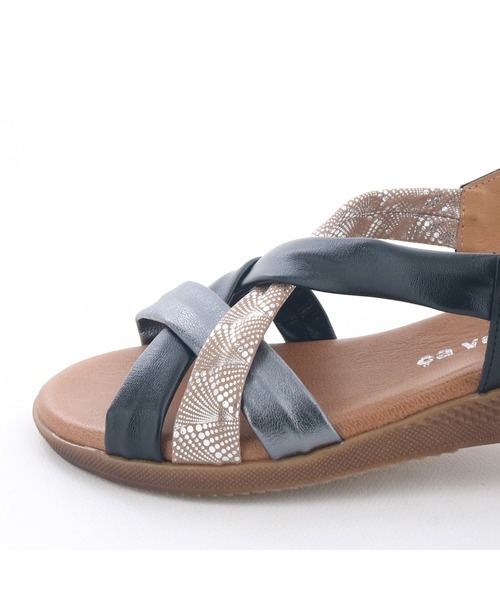 cava cava（サヴァサヴァ）の「ソフトレザーストラップサンダル　3385025（サンダル・レディース・ブラック/ホワイト/ライトグリーン・22.5cm/23cm/23.5cm/24cm/24.5cm）」の20枚目の写真