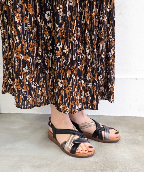 cava cava（サヴァサヴァ）の「ソフトレザーストラップサンダル　3385025（サンダル・レディース・ブラック/ホワイト/ライトグリーン・22.5cm/23cm/23.5cm/24cm/24.5cm）」の14枚目の写真