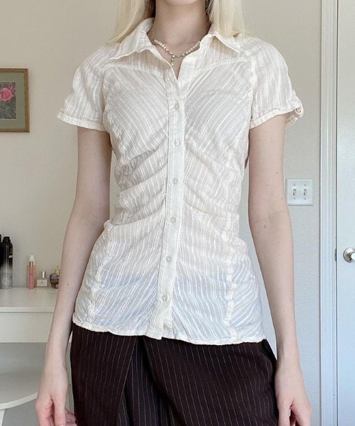 VIBGYOR(ヴィブジョー)の「【LAMPOON】ストライプタイトシャツ(シャツ/ブラウス・レディース・ホワイト・SMALL/MEDIUM/LARGE)」の2枚目の写真